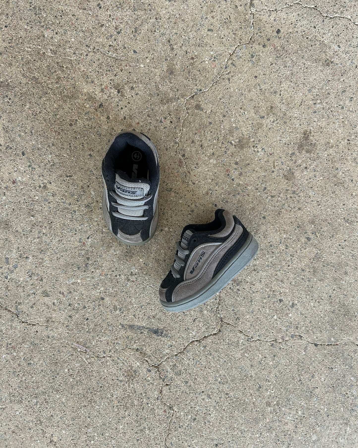 vans prone 90's skate shoes