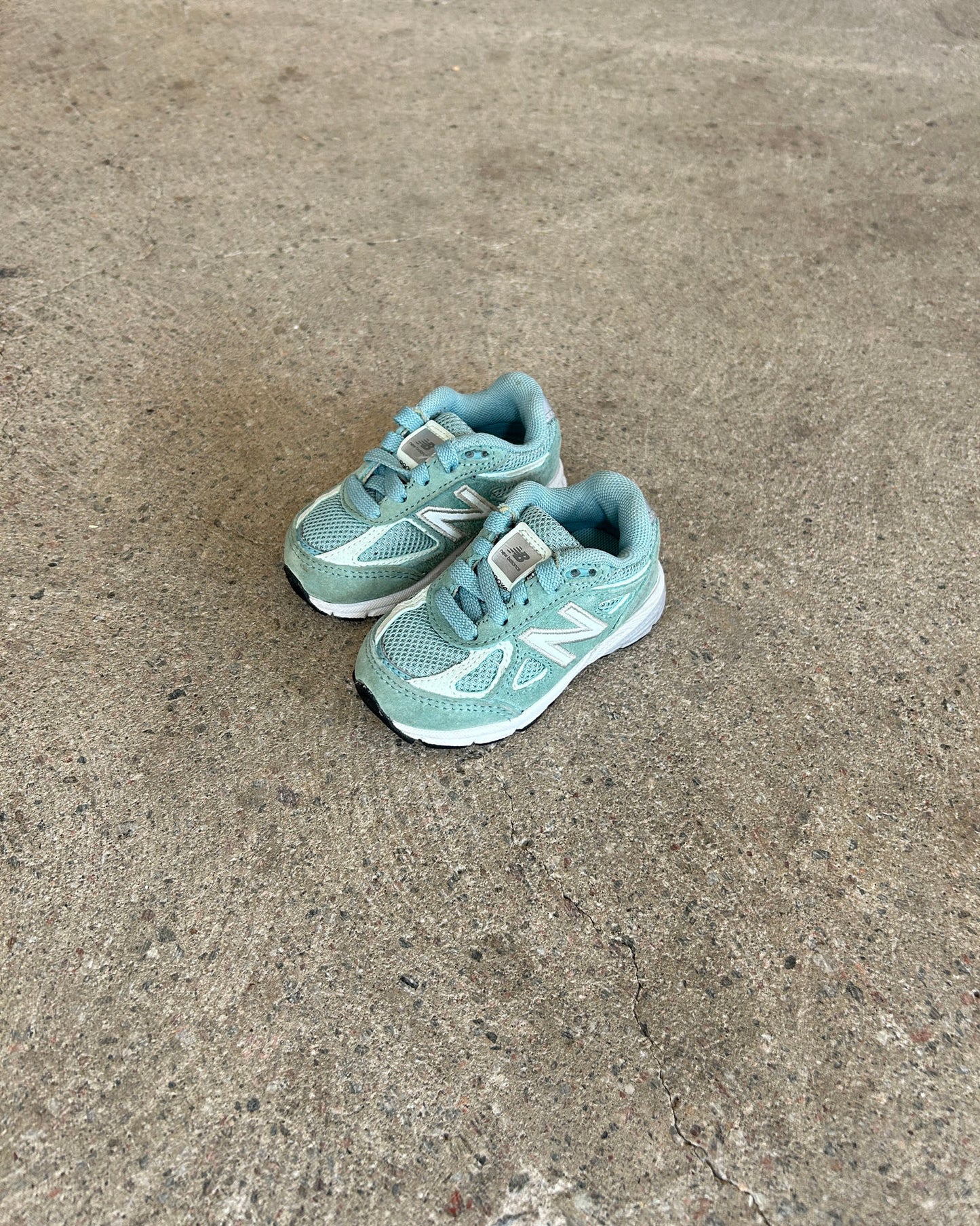 new balance 990v4 sage