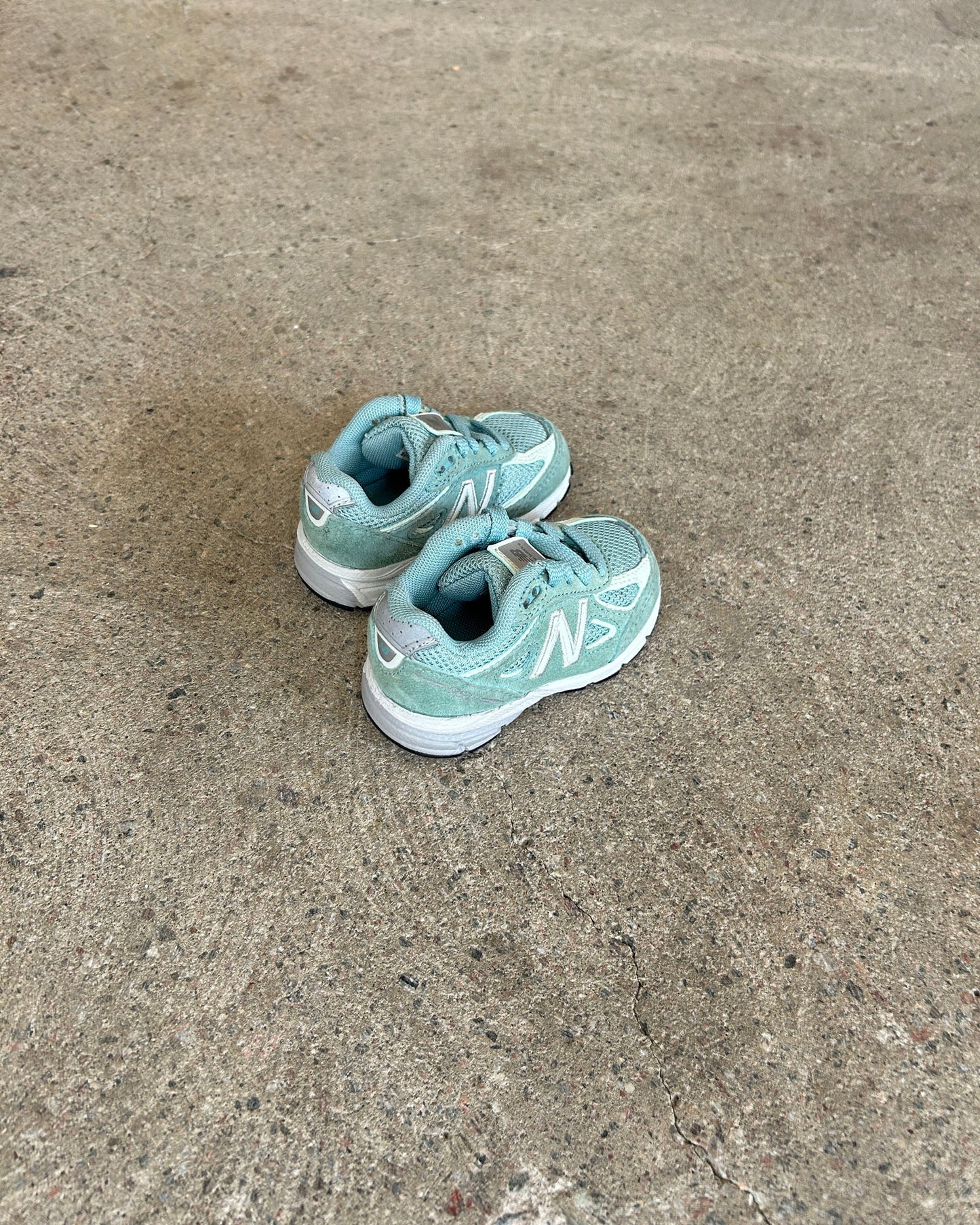 new balance 990v4 sage