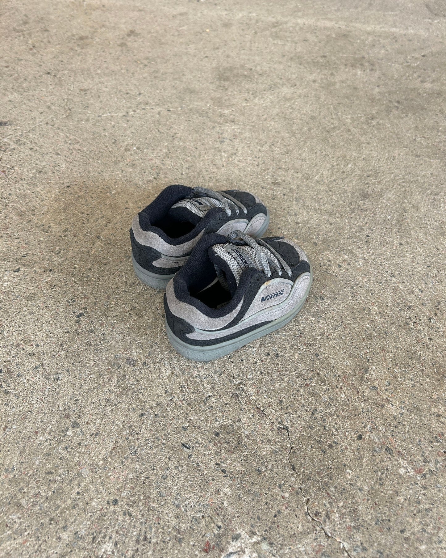 vans prone 90's skate shoes